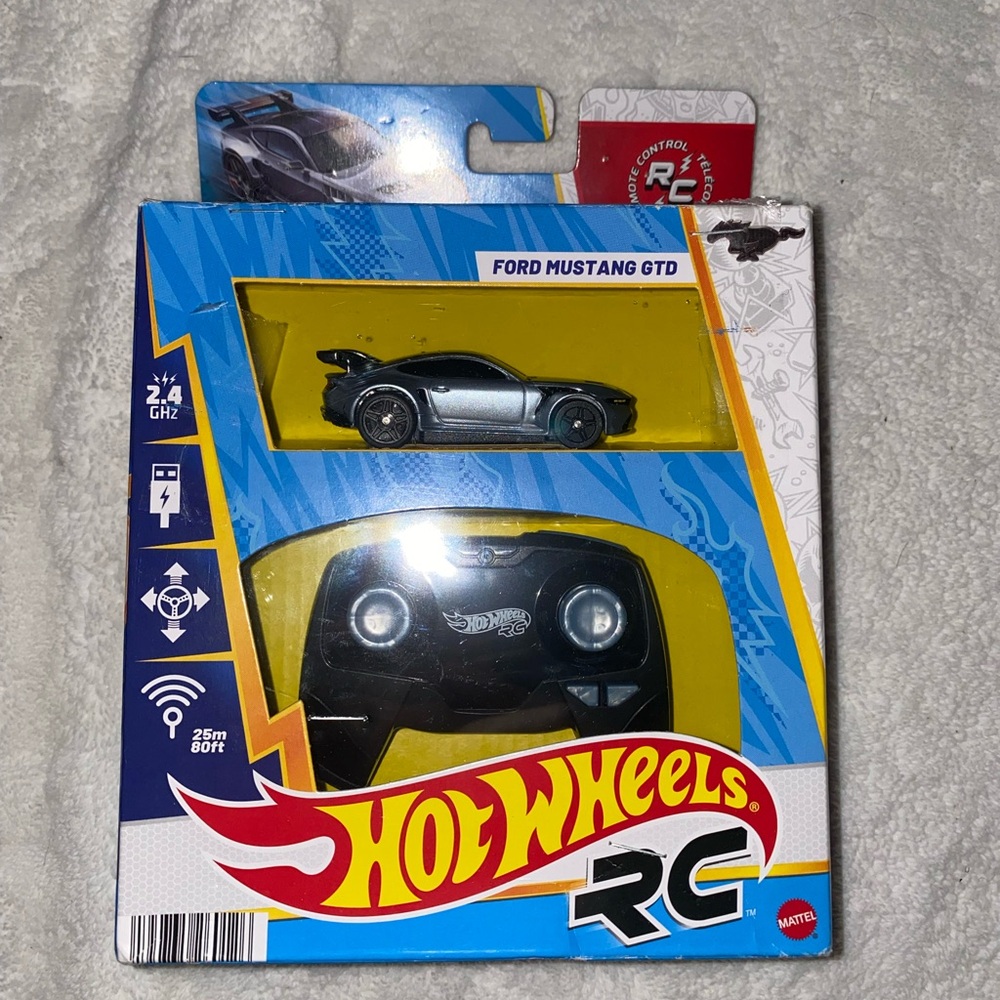 Hot Wheels RC Ford Mustang GTD in Silver